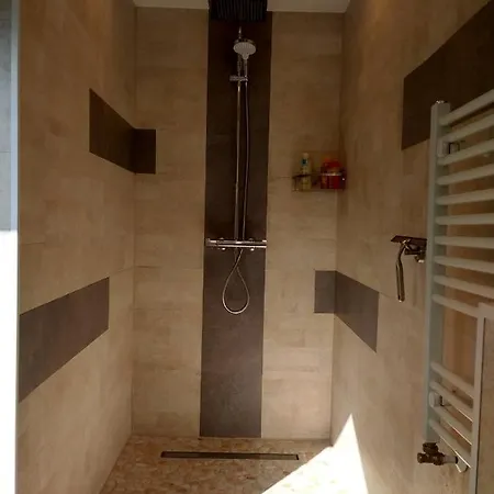 Les Ecureuils לינה וארוחת בוקר Revin (Ardennes)