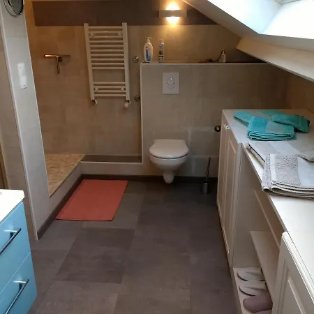 Les Ecureuils לינה וארוחת בוקר *