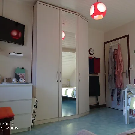 לינה וארוחת בוקר Les Ecureuils