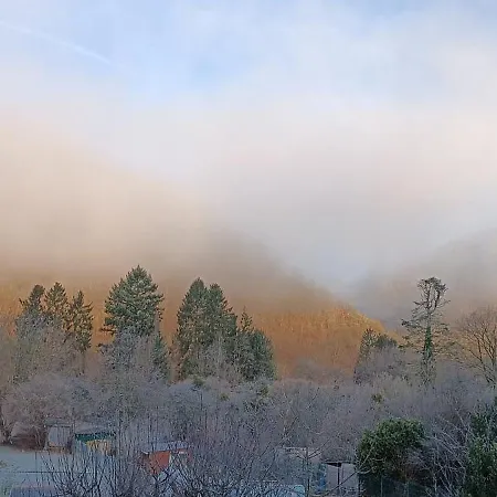 Les Ecureuils לינה וארוחת בוקר *