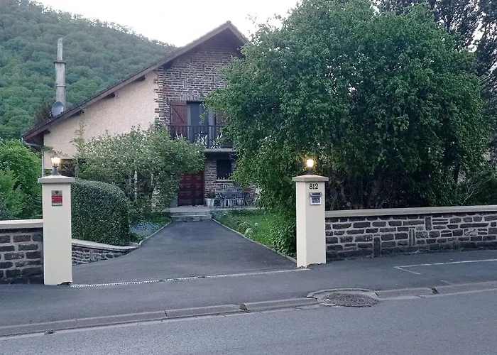 Les Ecureuils Oda ve Kahvaltı Revin (Ardennes)